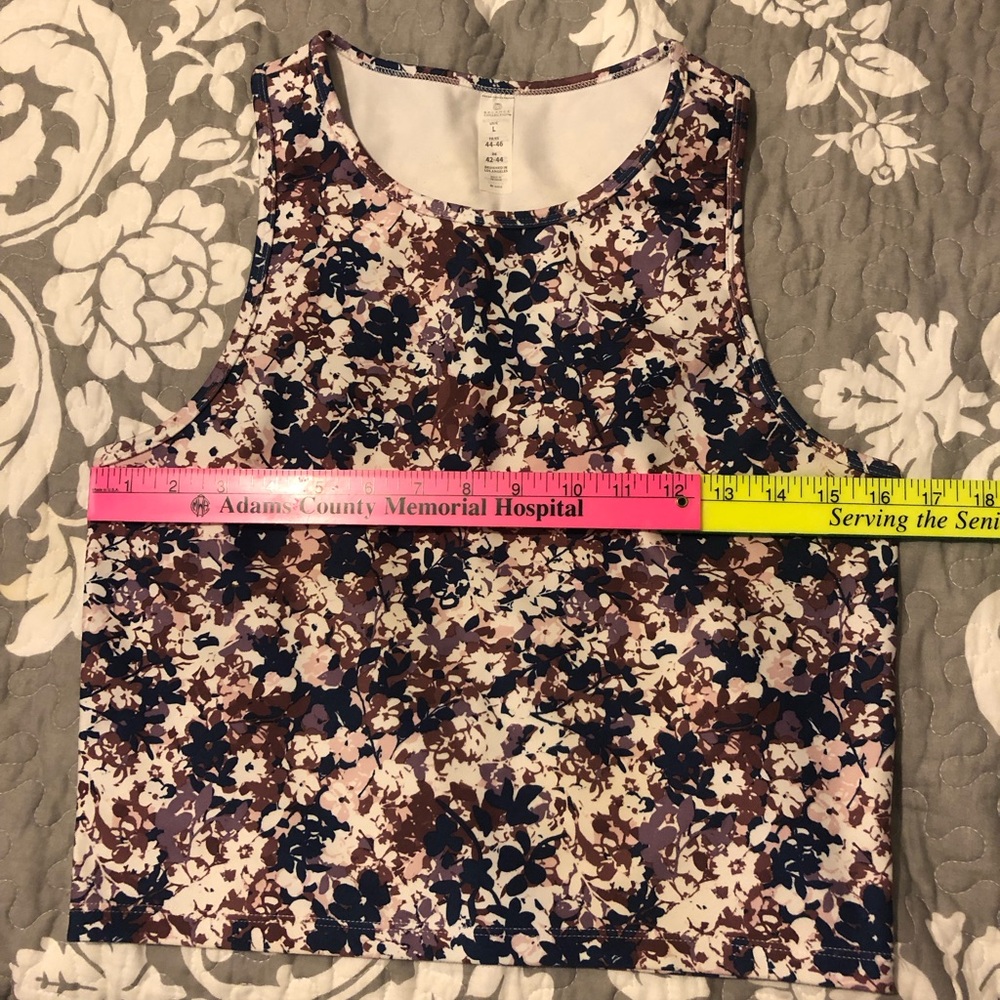Balance Collection Crop Top - Picture 1 of 5